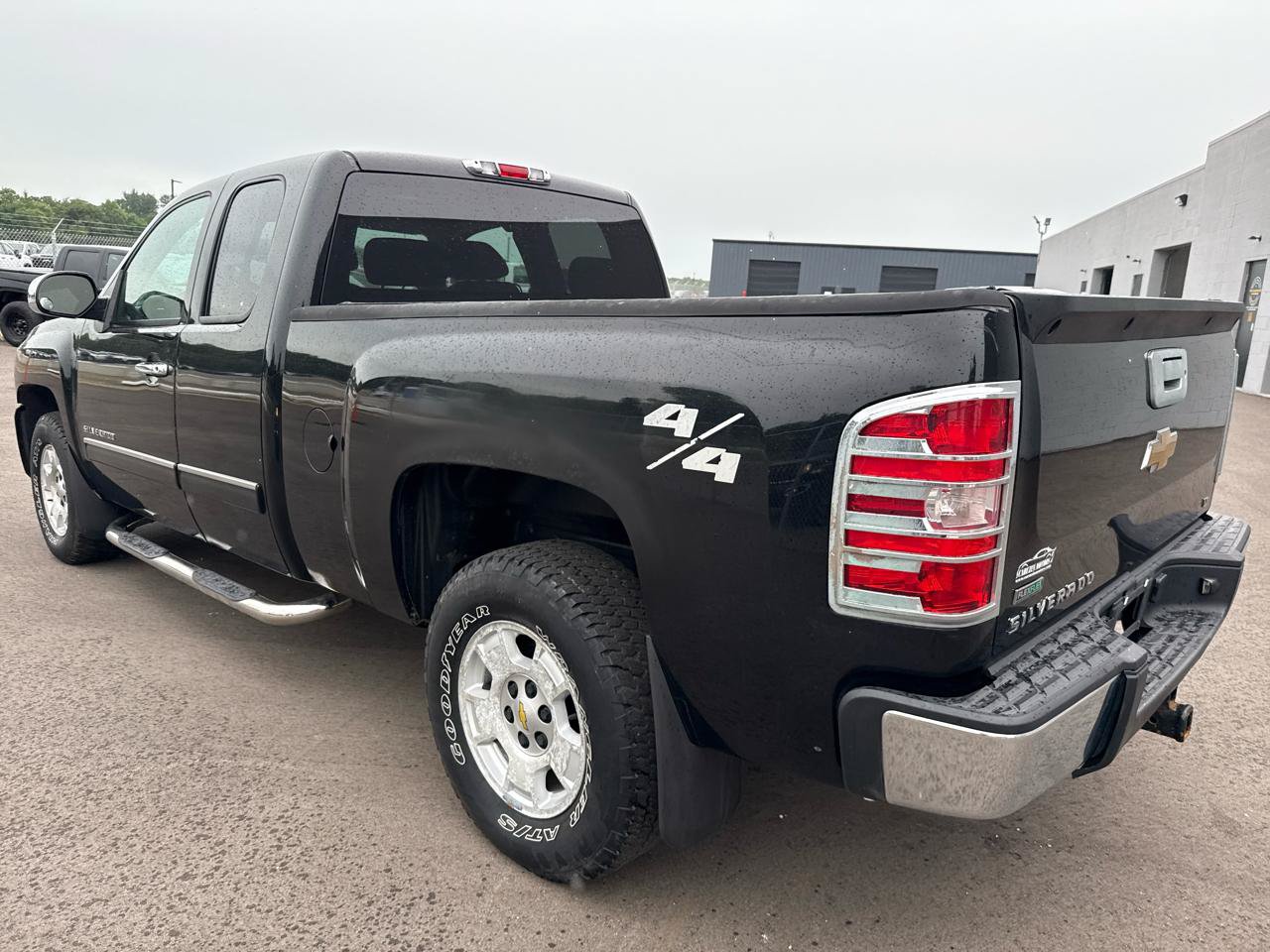 Used 2011 Chevrolet Silverado 1500 LT w/ All-Star Edition AWD/4WD image 8