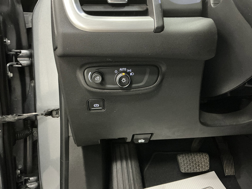 Used 2020 GMC Terrain SLE w/ Driver Convenience Package AWD/4WD image 32