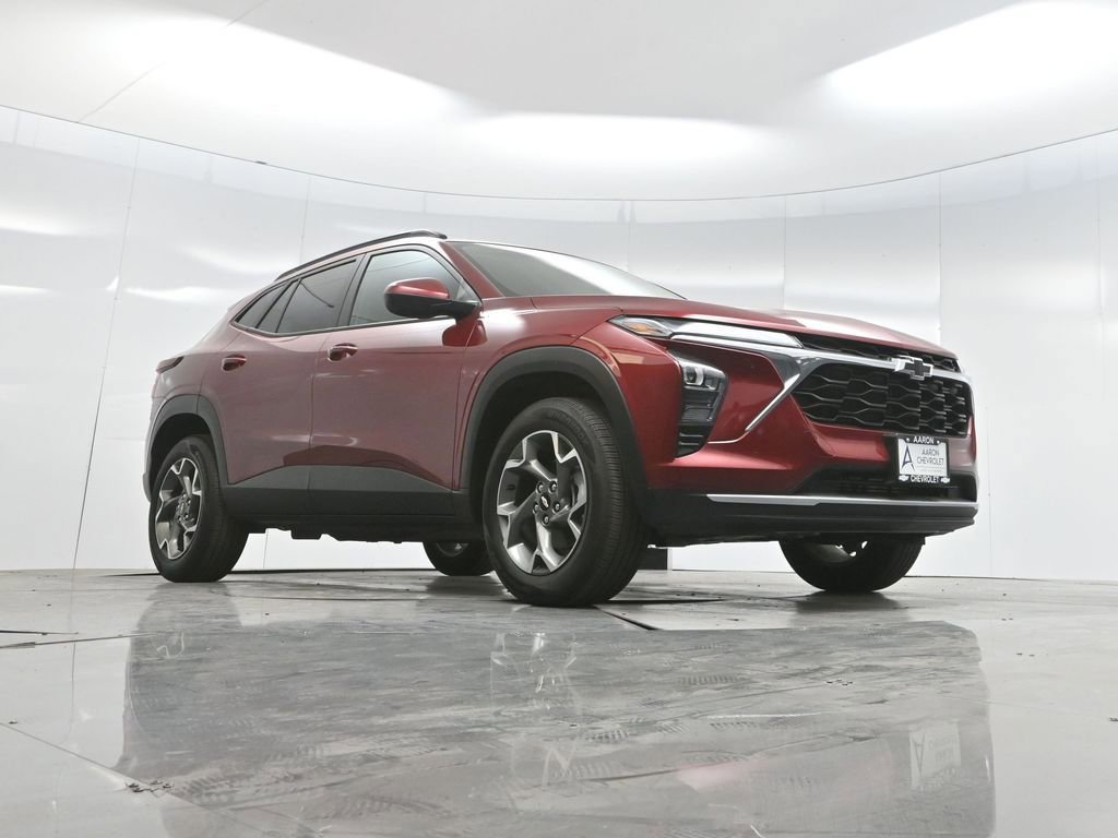 Used 2025 Chevrolet Trax LT w/ LT Convenience Package image 57