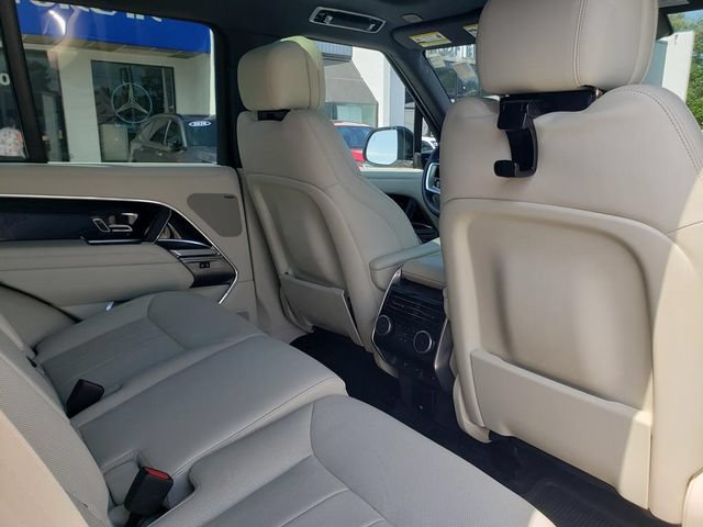 Used 2025 Land Rover Range Rover SE AWD/4WD image 19
