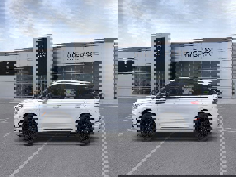 New 2026 Lincoln Corsair Grand Touring image 3