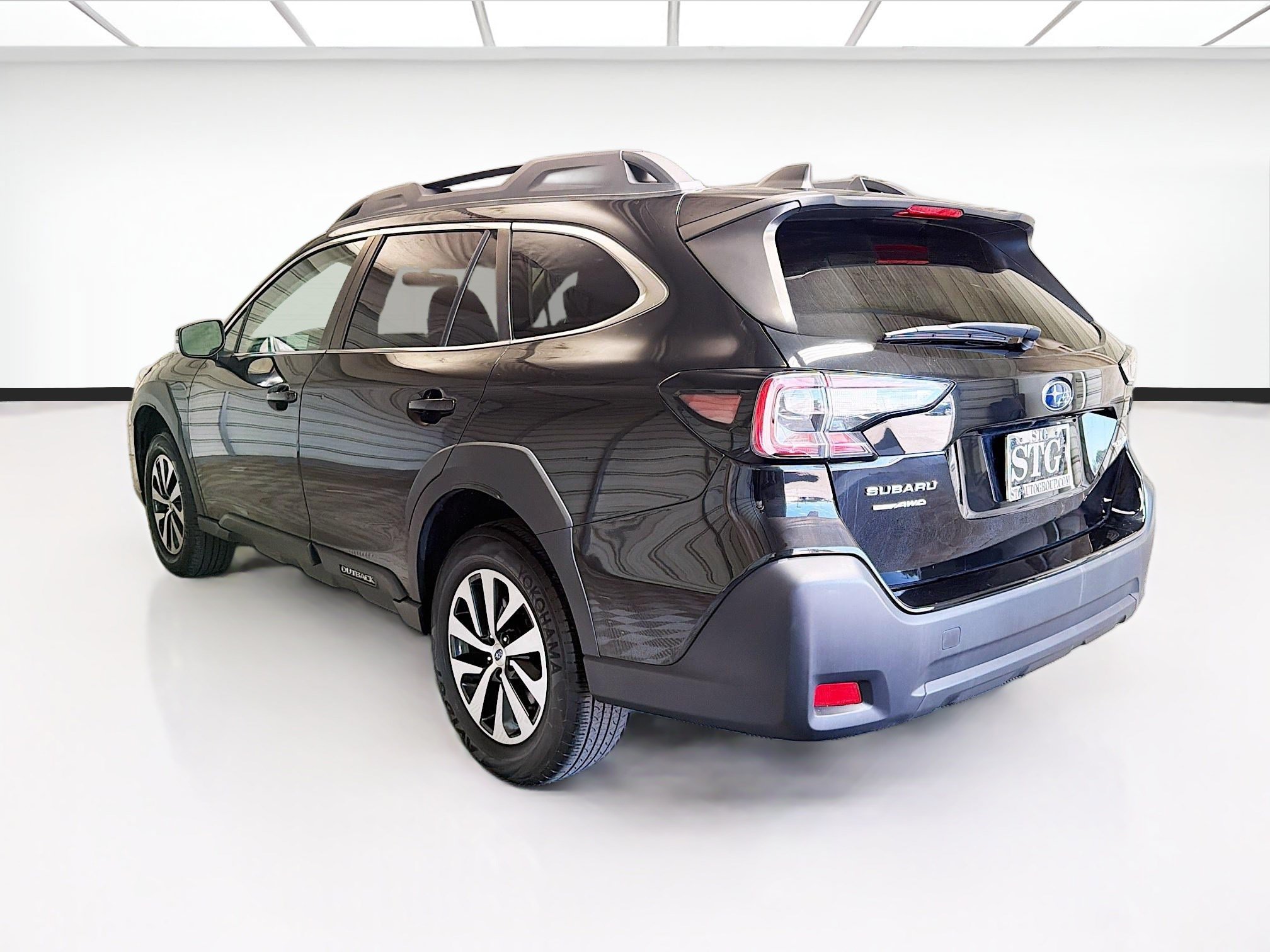 Used 2023 Subaru Outback Premium AWD/4WD image 6