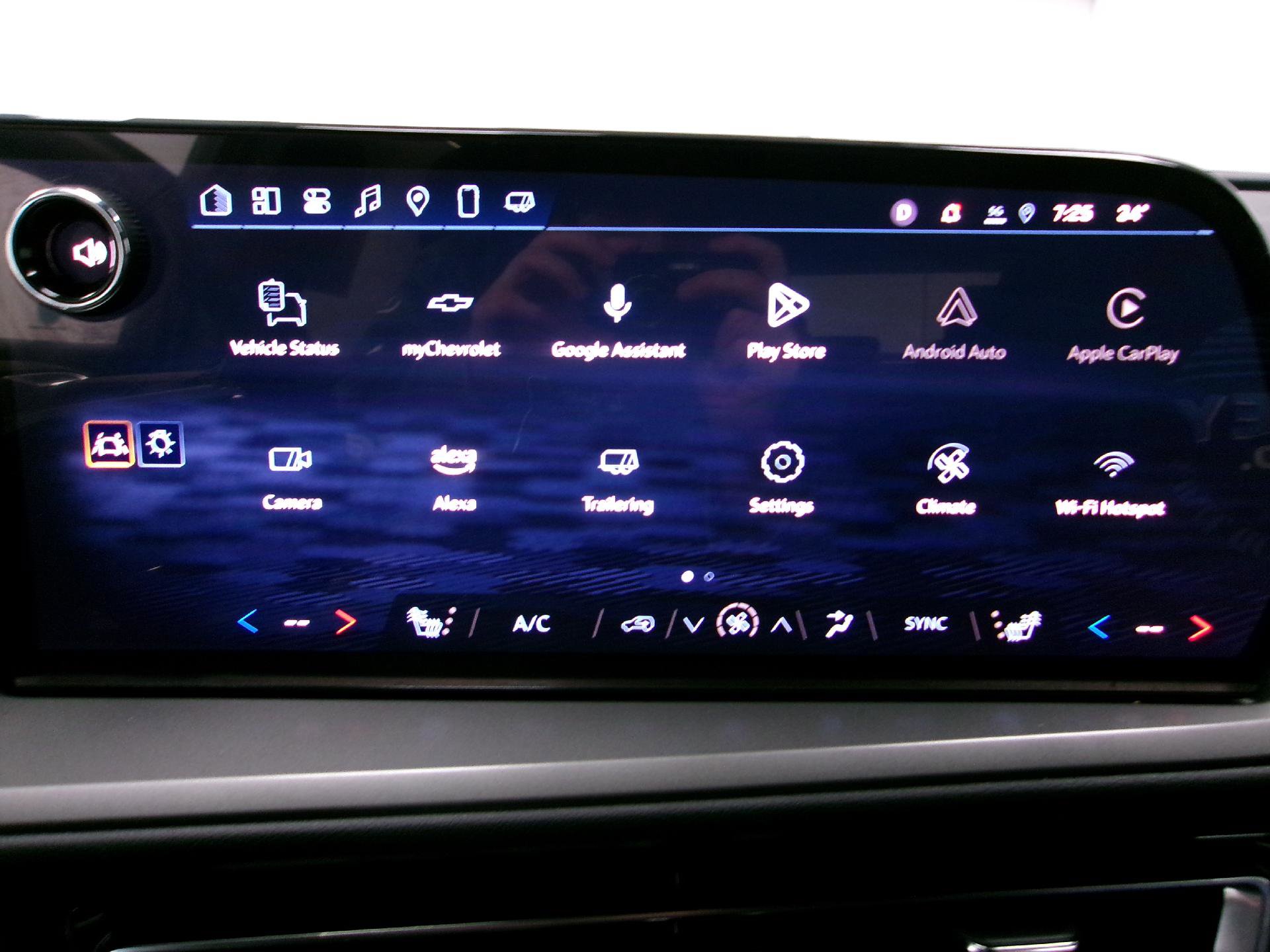 Certified 2025 Chevrolet Traverse LT w/ LPO, Floor Liner Package image 5