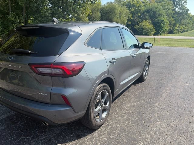 Used 2024 Ford Escape ST-Line w/ Tech Pack #1 AWD/4WD image 11