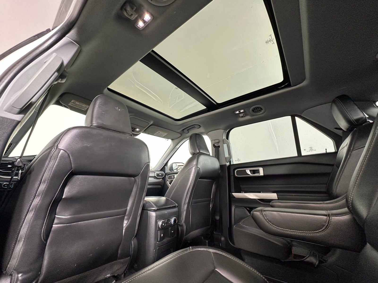 Used 2023 Ford Explorer XLT w/ Equipment Group 202A image 19