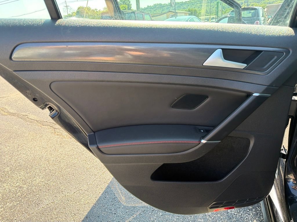 Used 2021 Volkswagen GTI SE FWD image 24