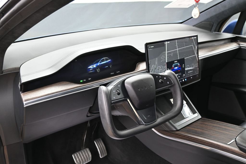 Used 2022 Tesla Model X image 19