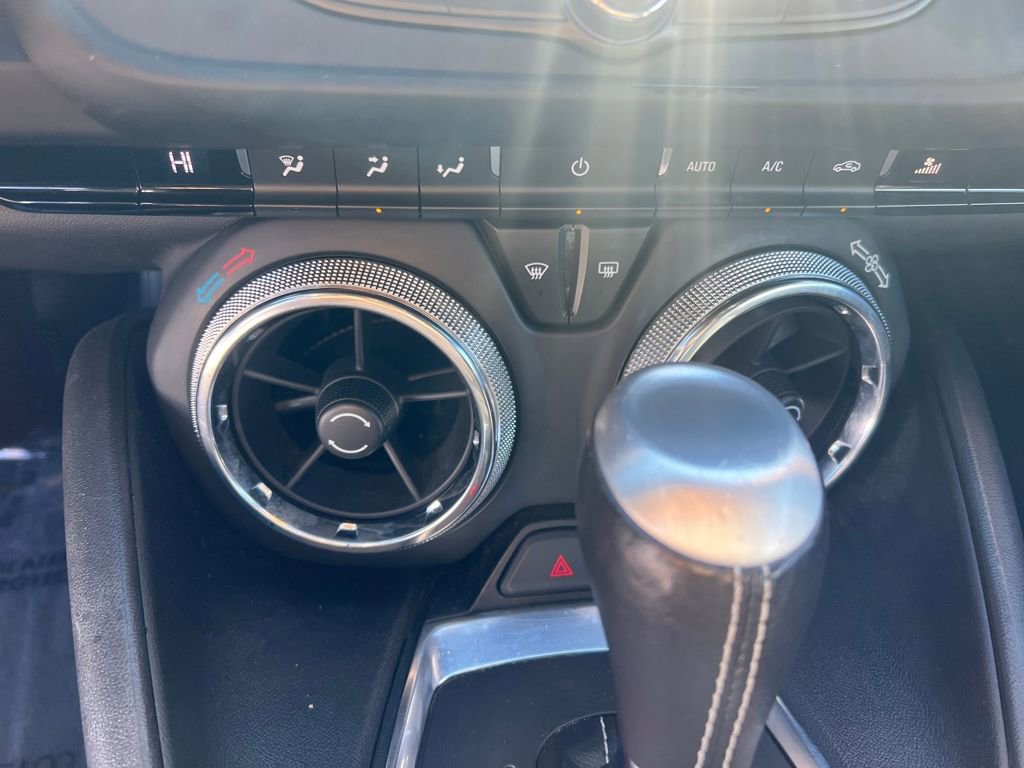 Used 2021 Chevrolet Camaro LT image 20