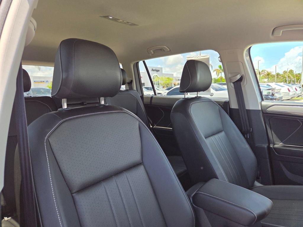 Used 2023 Volkswagen Tiguan SE FWD image 16