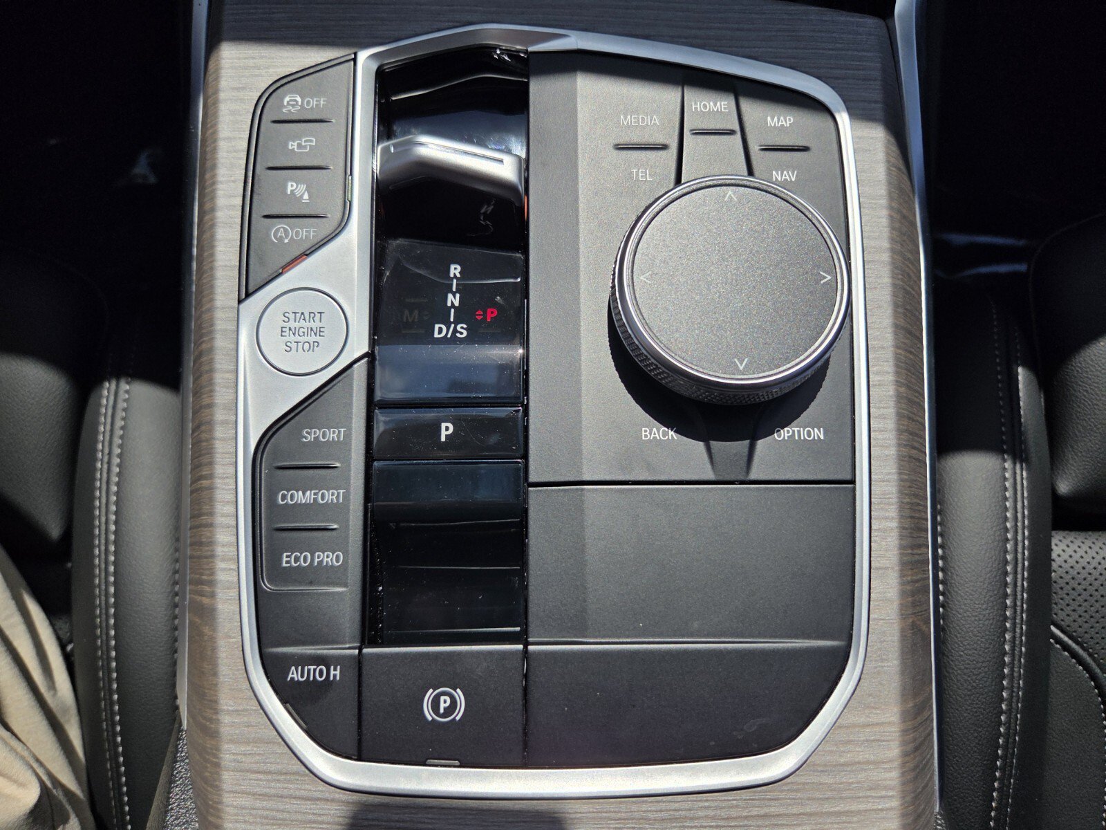 Certified 2025 BMW 330i Sedan RWD image 25
