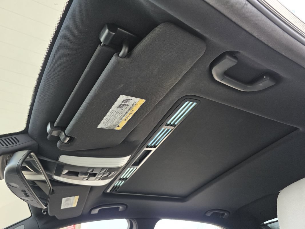 Used 2014 Mercedes-Benz E 250 BlueTEC Sedan image 23