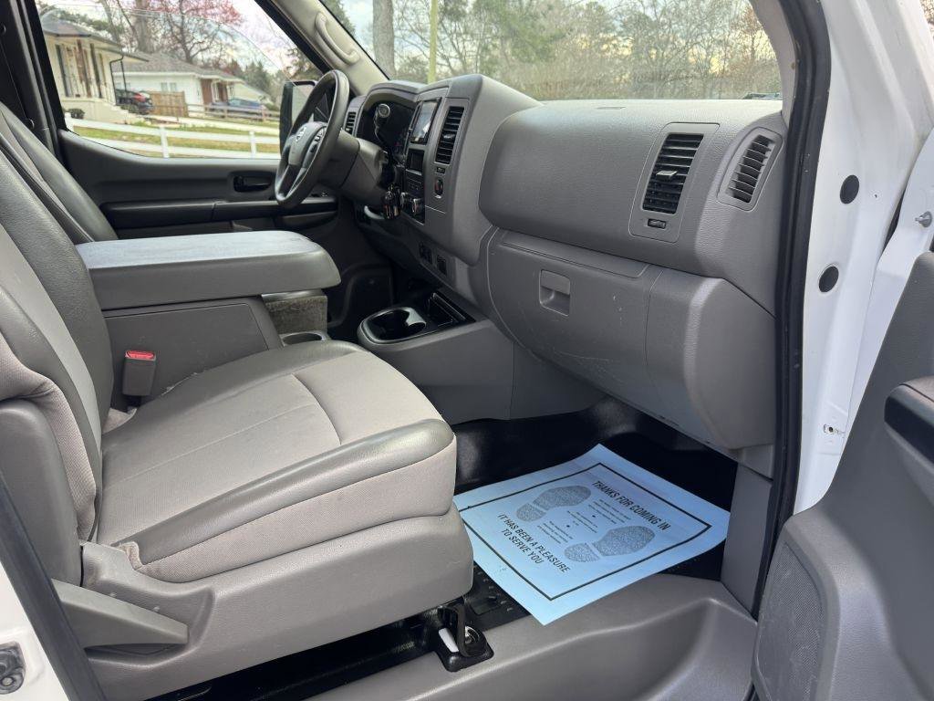 Used 2017 Nissan NV 2500 SV image 9