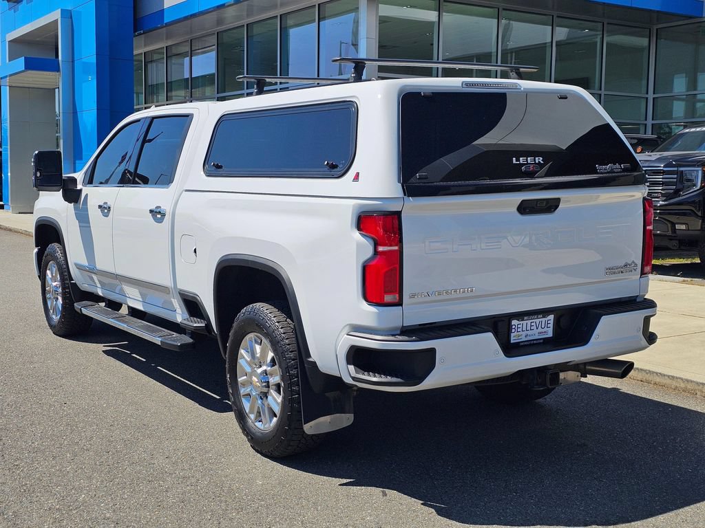 Used 2025 Chevrolet Silverado 2500 High Country w/ High Country Premium Package AWD/4WD image 3