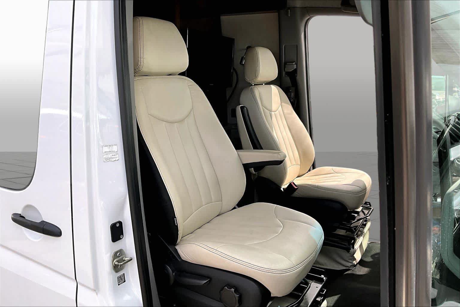 Used 2017 Mercedes-Benz Sprinter 3500 image 9