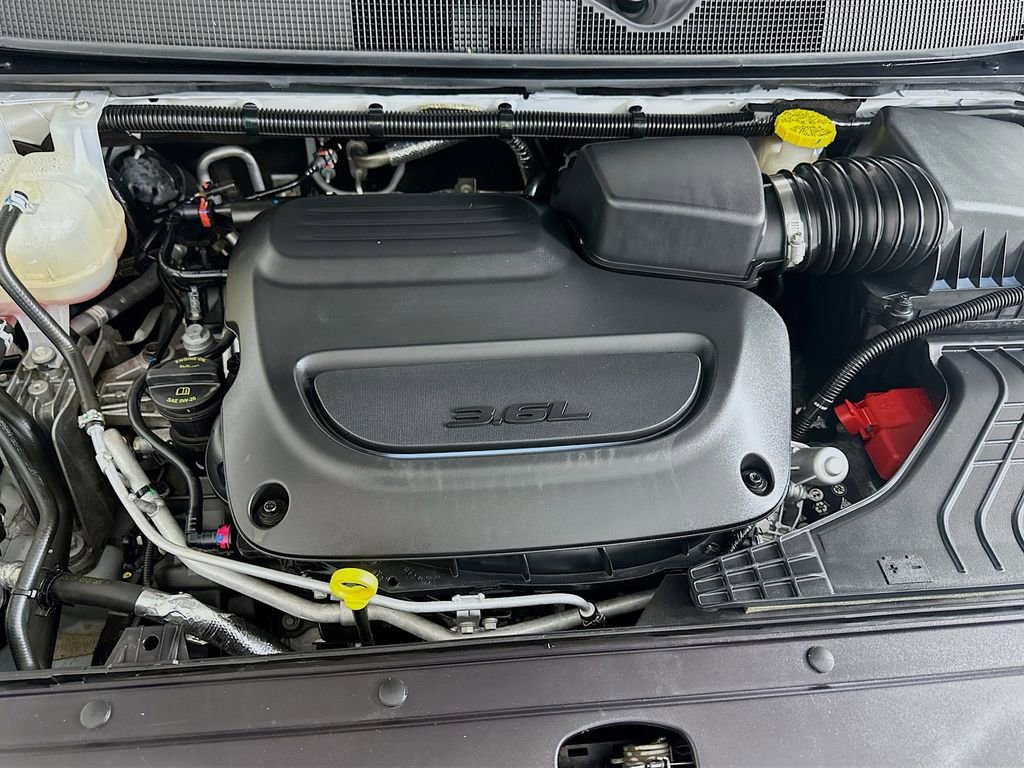 Used 2024 Chrysler Pacifica Touring-L image 29