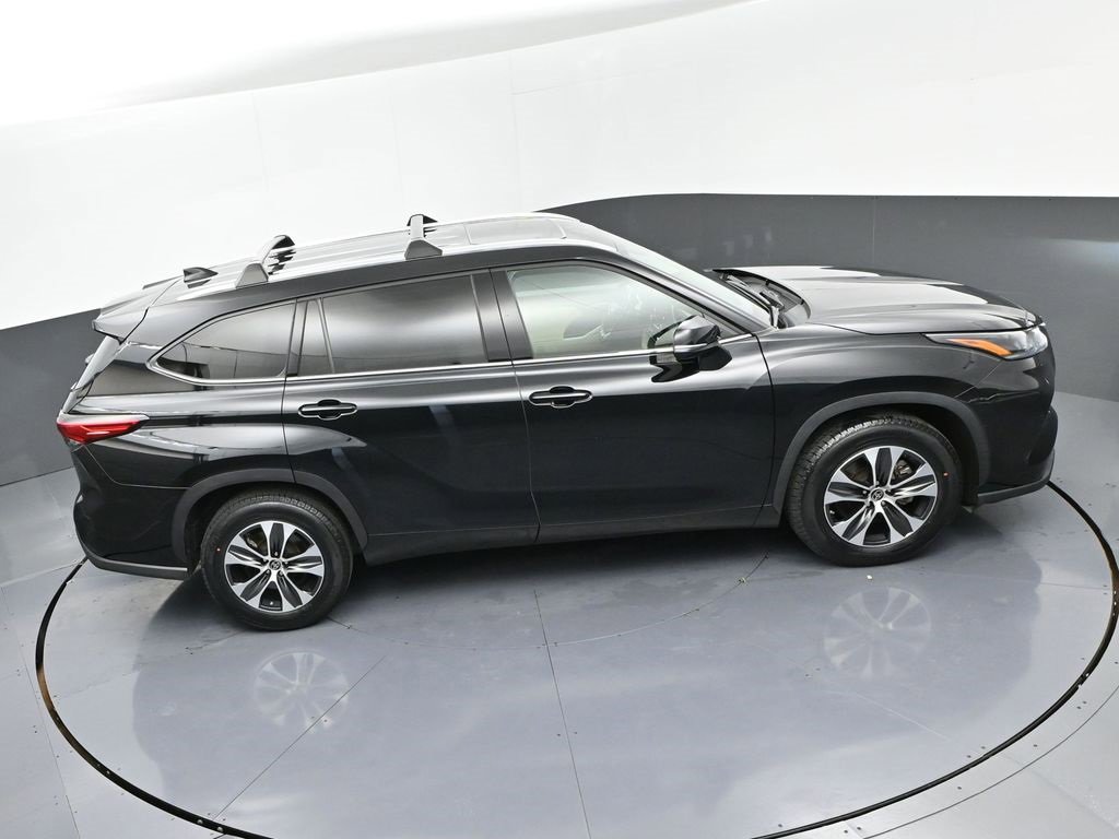 Certified 2021 Toyota Highlander XLE image 45