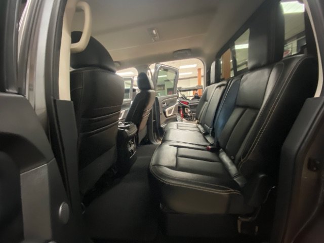 Used 2017 Nissan Titan PRO-4X w/ Pro-4x Convenience Package AWD/4WD image 16
