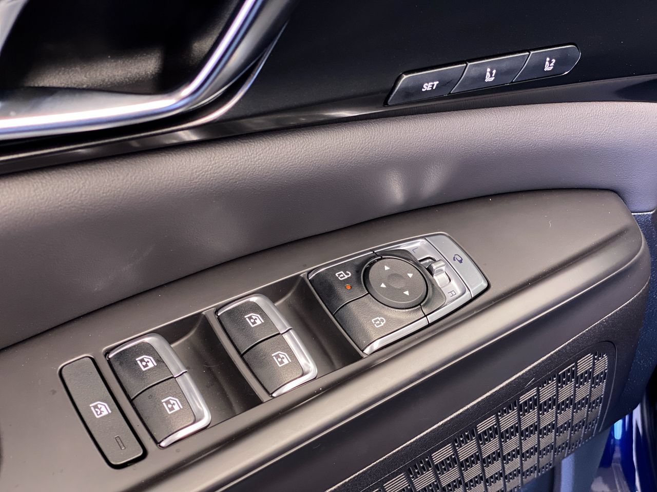 New 2027 Kia Carnival EX FWD image 18
