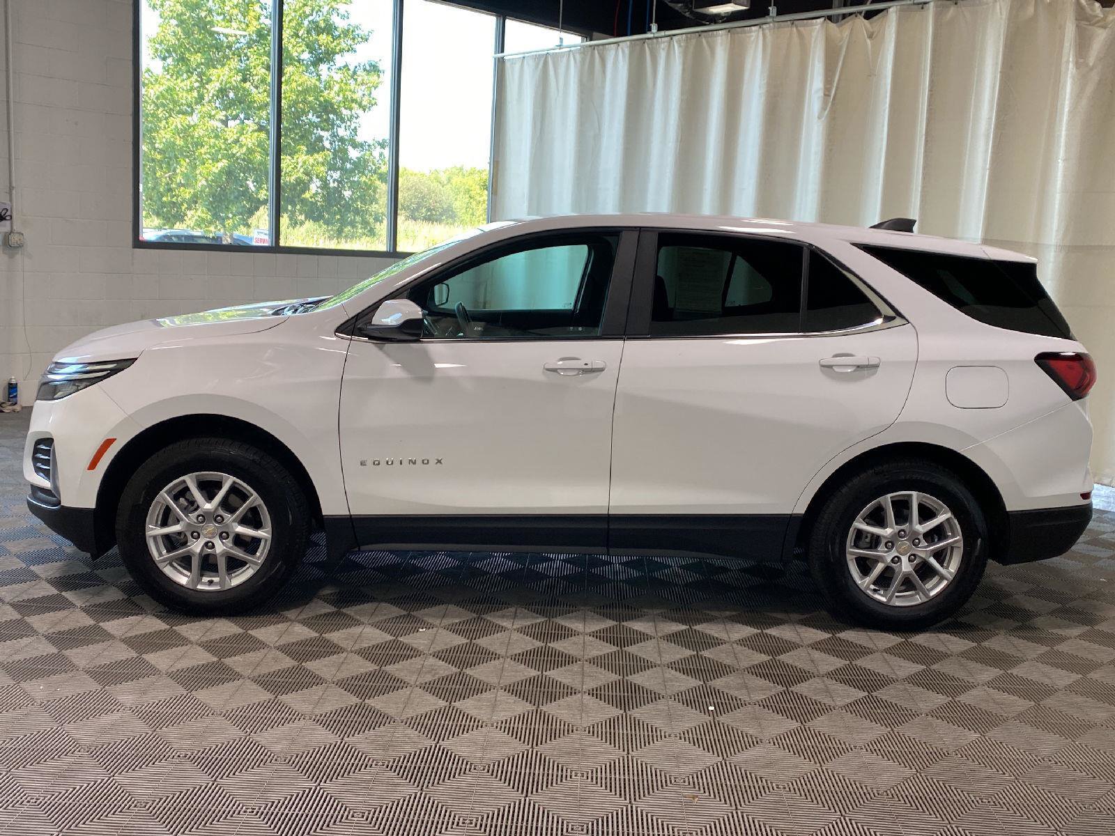 Used 2023 Chevrolet Equinox LT AWD/4WD image 6