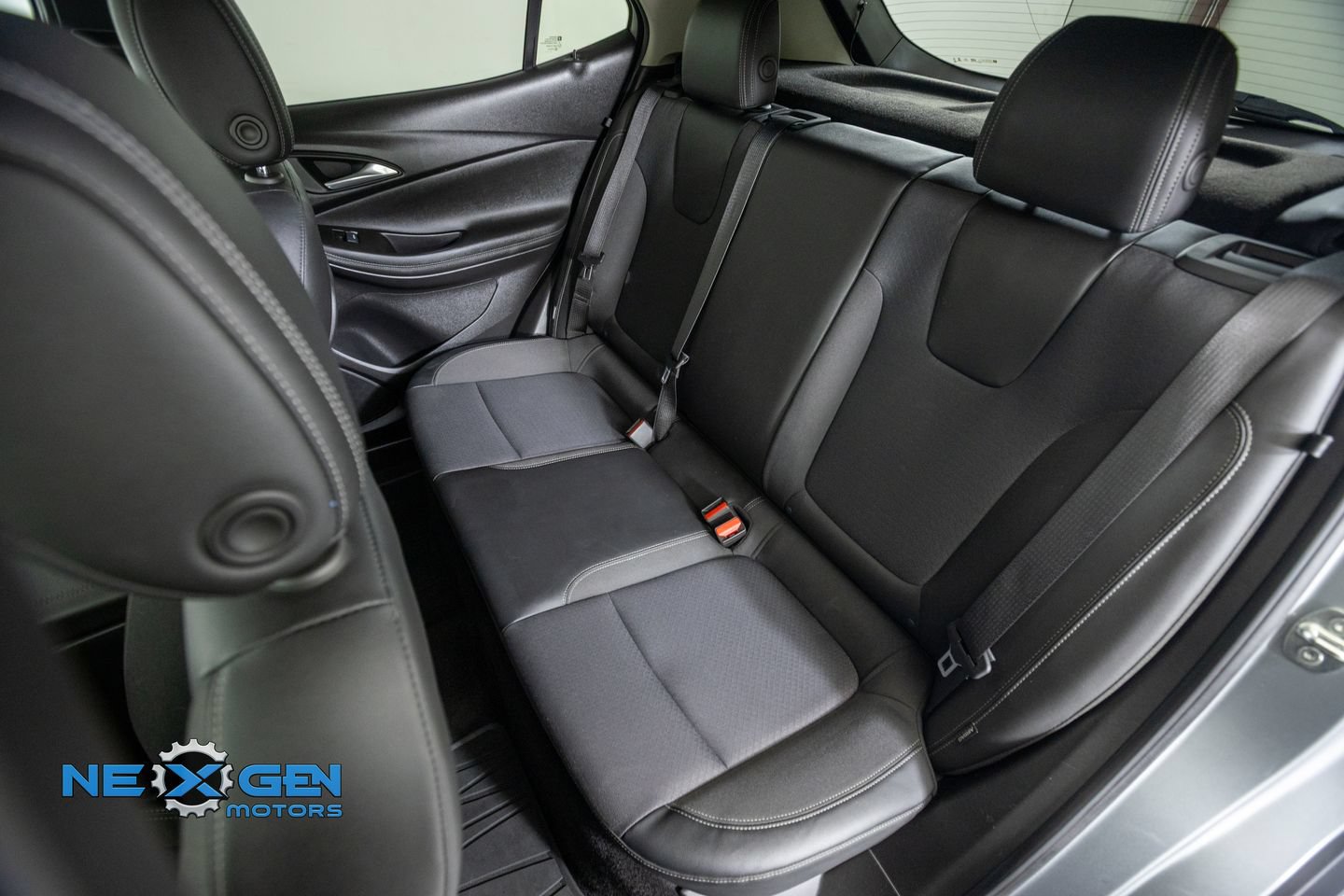 Used 2023 Buick Encore GX Preferred w/ Cold Weather Comfort Package AWD/4WD image 31