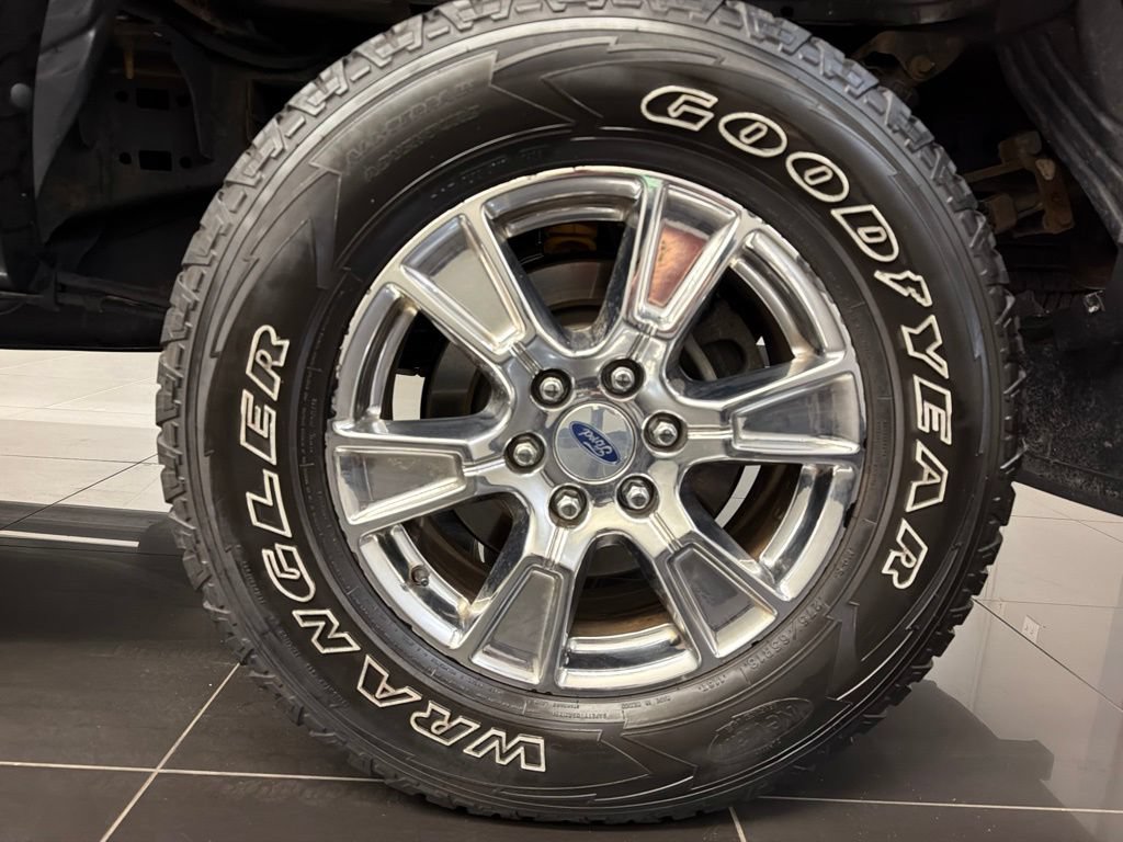 Used 2015 Ford F150 Lariat w/ Equipment Group 502A Luxury AWD/4WD image 8