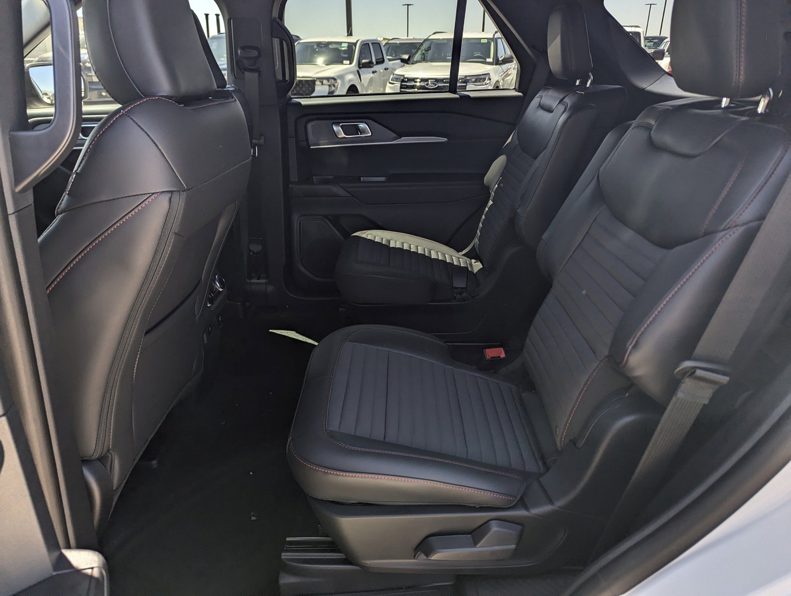 New 2026 Ford Explorer ST-Line RWD image 8