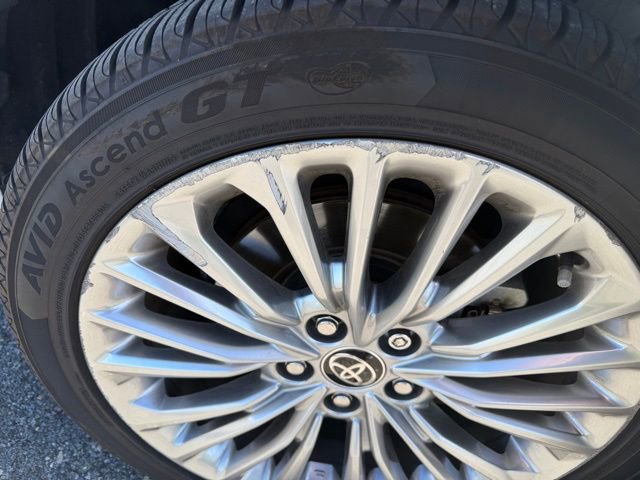 Used 2020 Toyota Avalon Limited w/ Advanced Safety Package FWD image 12
