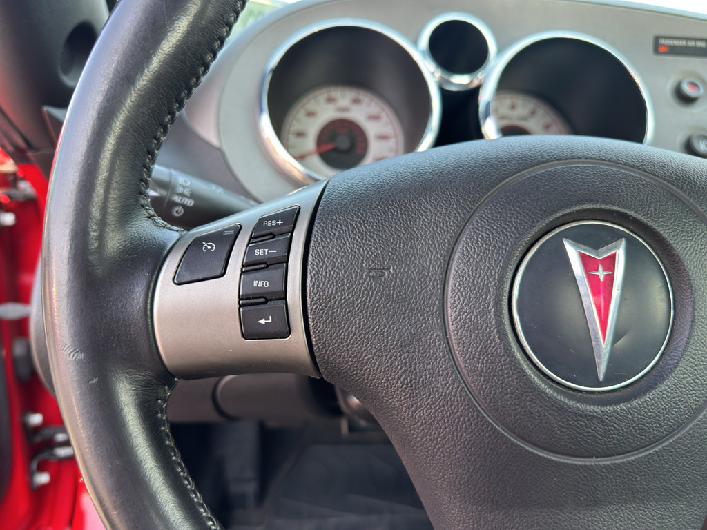 Used 2008 Pontiac Solstice Convertible w/ Premium Package RWD image 10