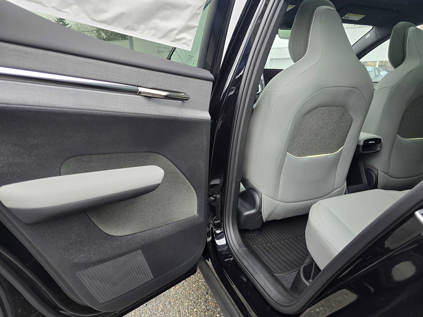 New 2026 Volvo EX30 Plus w/ Protection Package Premier AWD/4WD image 15