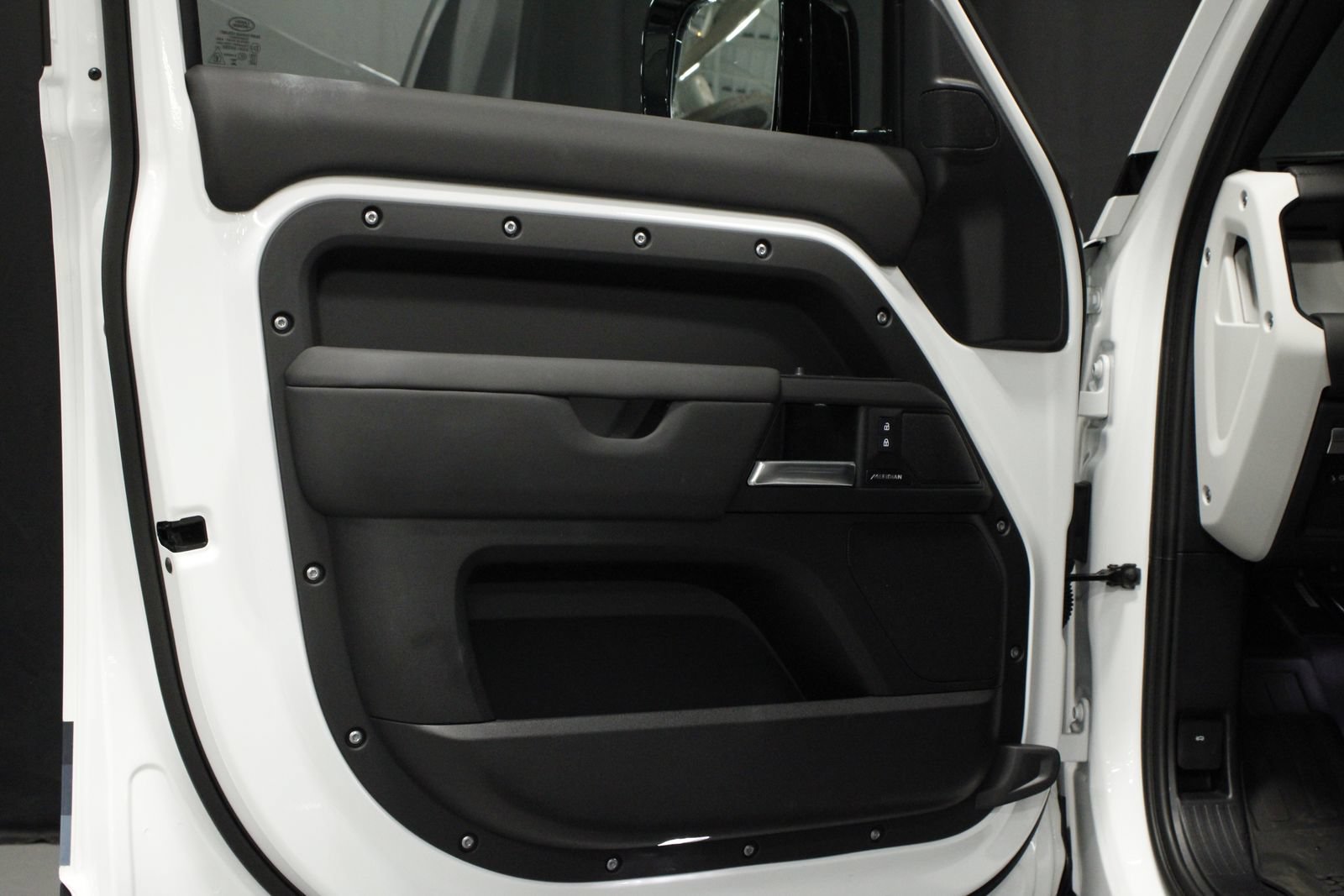 Used 2025 Land Rover Defender 110 S AWD/4WD image 14