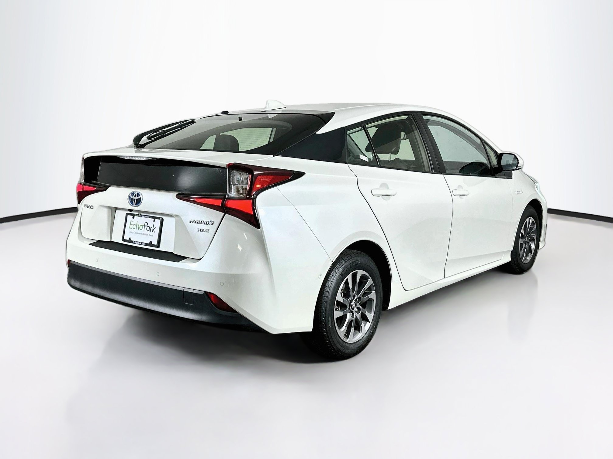 Used 2020 Toyota Prius XLE w/ Premium Convenience Package FWD image 9
