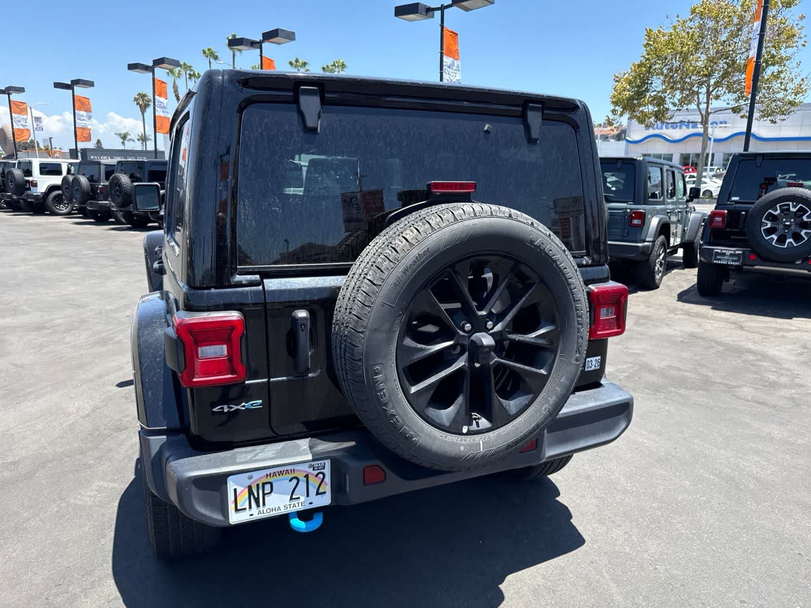 Used 2024 Jeep Wrangler Unlimited Sahara AWD/4WD image 24