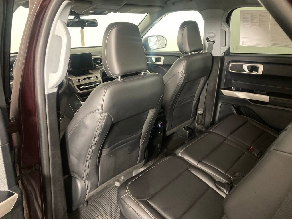 Used 2022 Ford Explorer XLT w/ Equipment Group 202A image 14