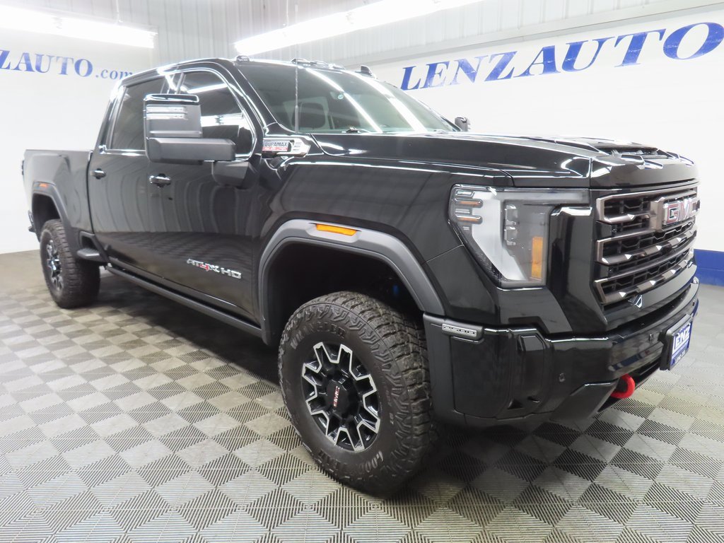 Used 2025 GMC Sierra 2500 AT4X image 3