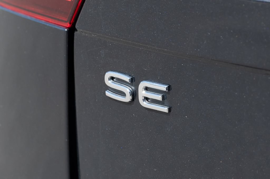 Used 2023 Volkswagen Tiguan SE R-Line FWD image 14