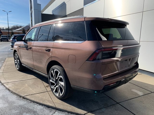 New 2026 Lincoln Navigator Black Label AWD/4WD image 3