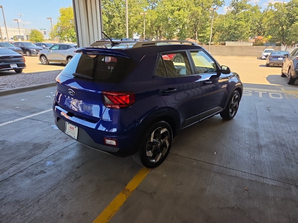 Used 2025 Hyundai Venue SEL FWD image 7