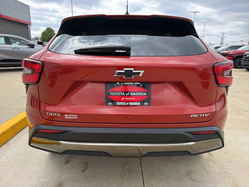 Used 2024 Chevrolet Trax ACTIV w/ Sunroof Package image 6