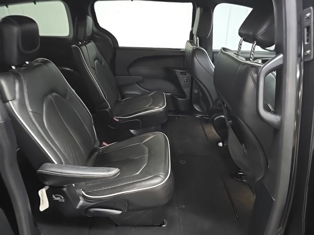 Used 2019 Chrysler Pacifica Limited w/ Advanced Safetytec Group image 17