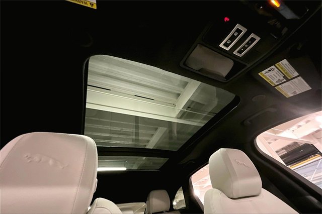 Certified 2025 Jaguar F-PACE R-Dynamic S image 30
