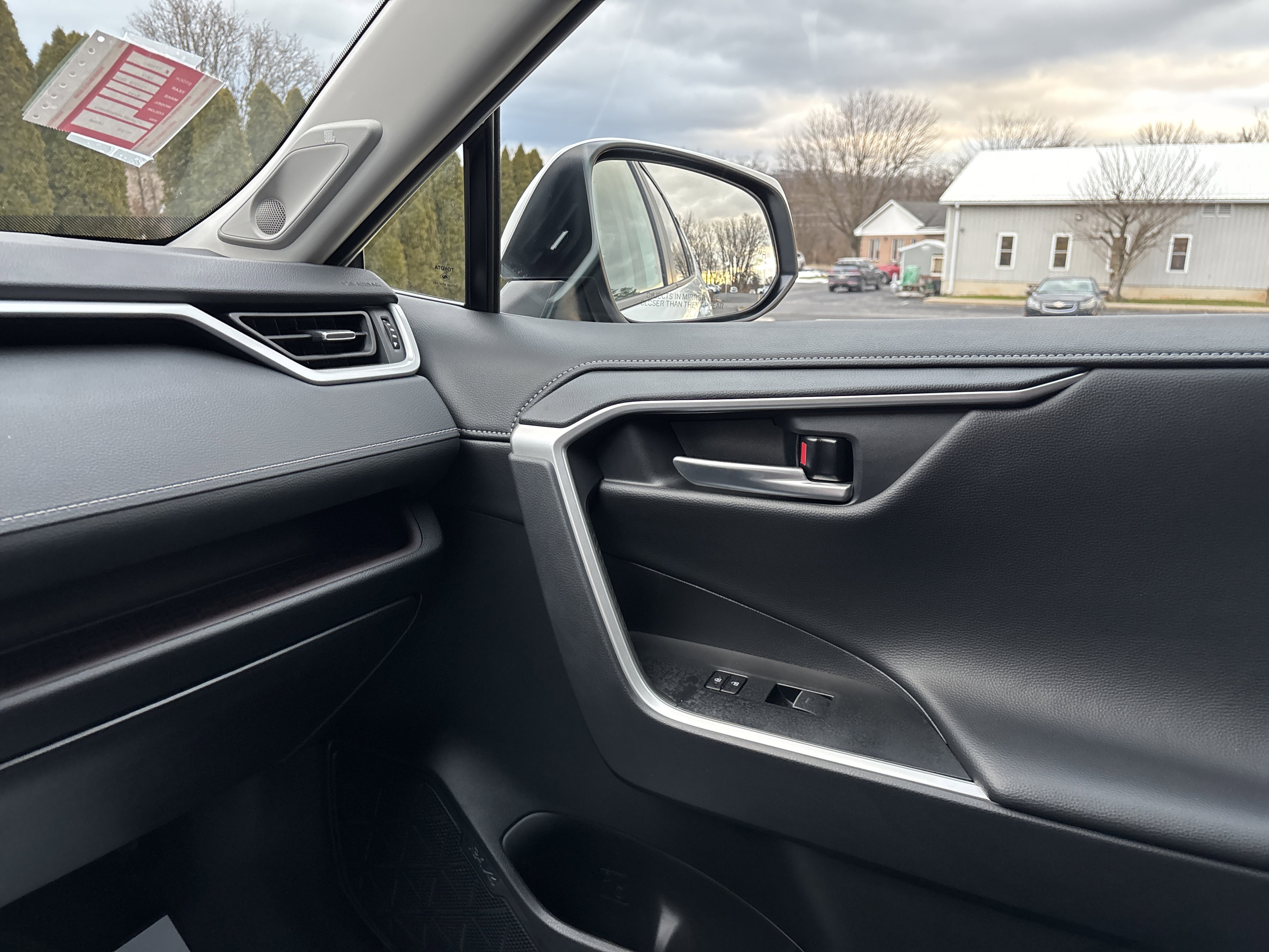 Used 2024 Toyota RAV4 Limited image 23