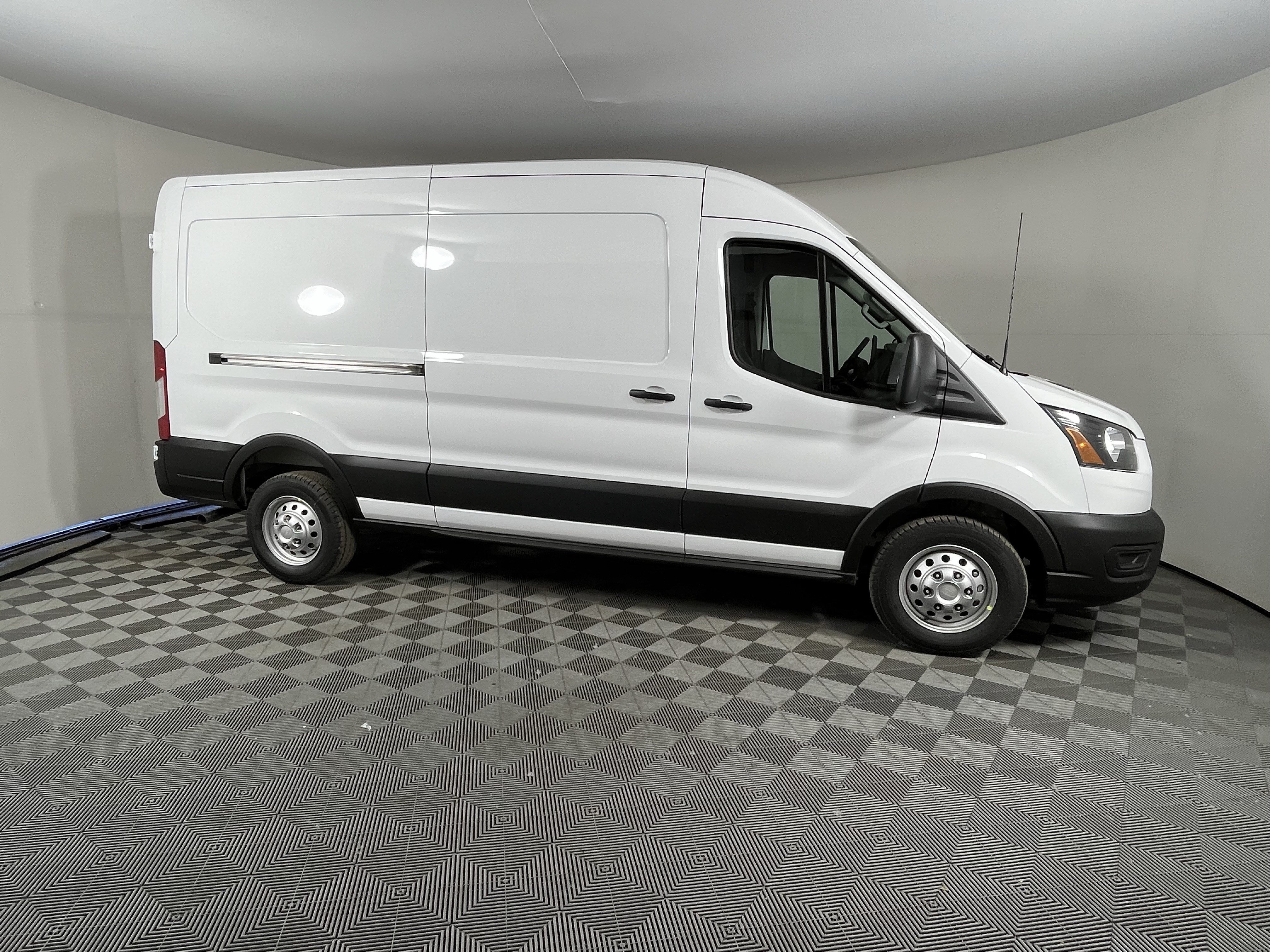 New 2026 Ford Transit 250 148 Medium Roof Extended AWD image 6