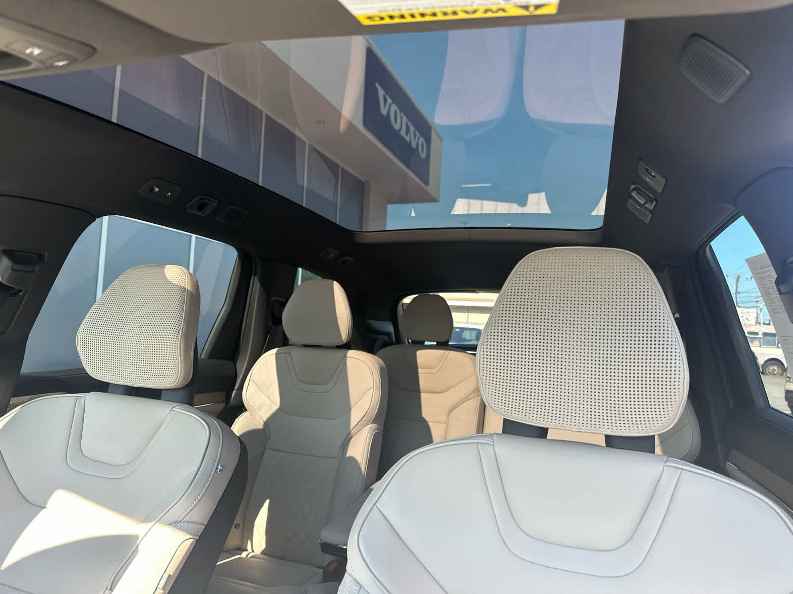 Used 2025 Volvo EX90 Ultra AWD/4WD image 12