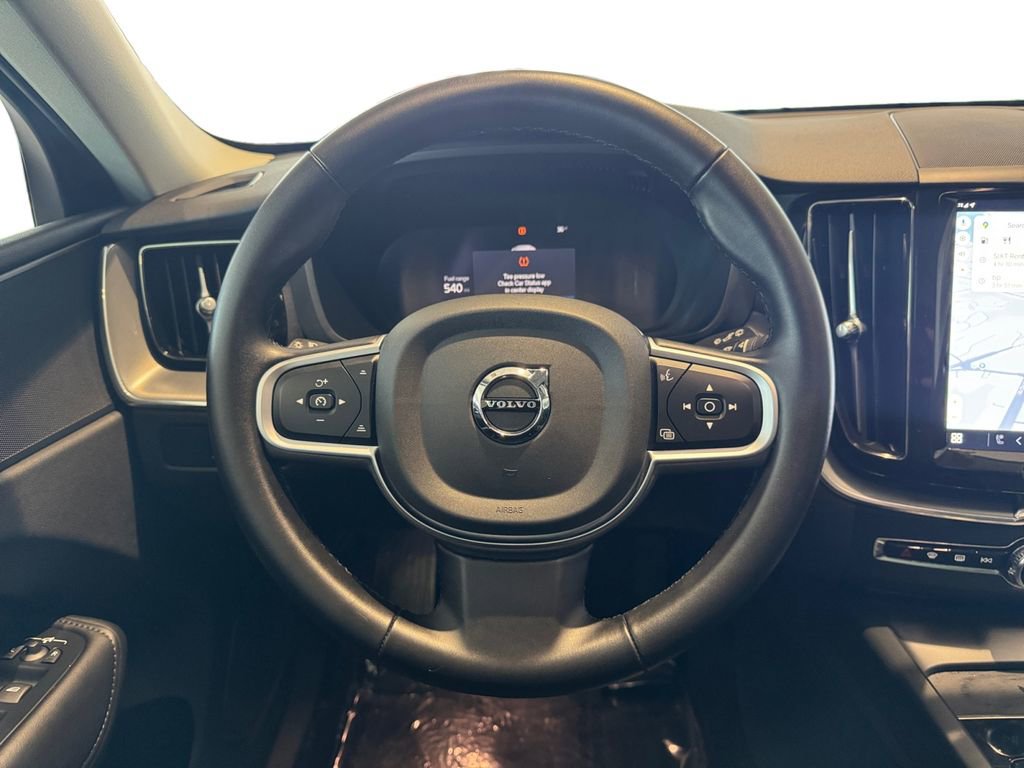 Certified 2025 Volvo XC60 B5 Core image 11