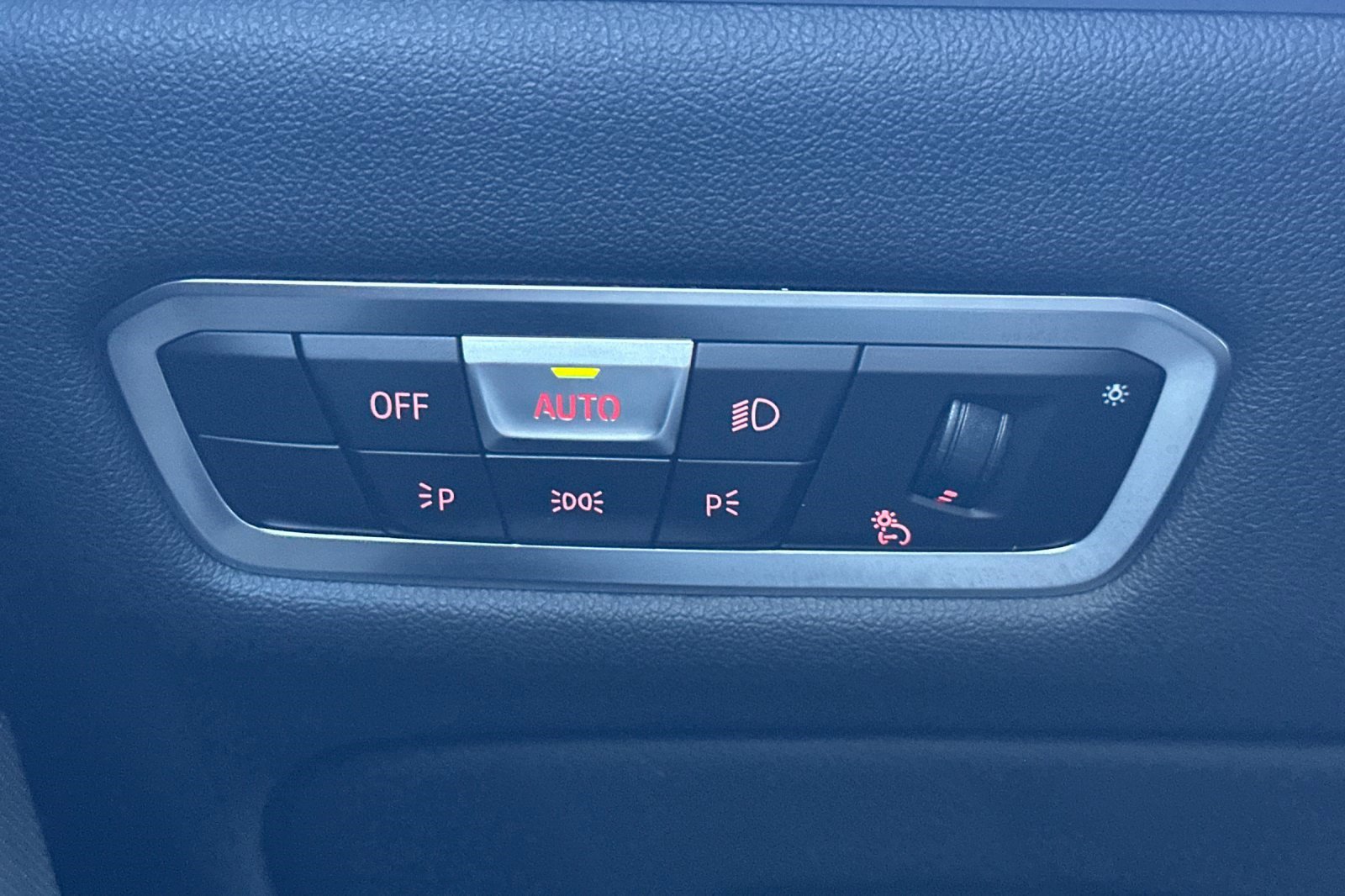 Used 2023 BMW X7 xDrive40i w/ M Sport Package image 37