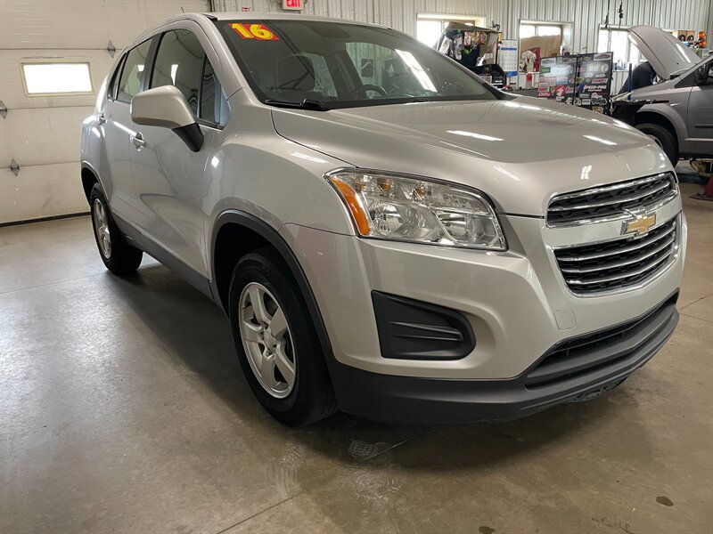Used 2016 Chevrolet Trax LS AWD/4WD image 4