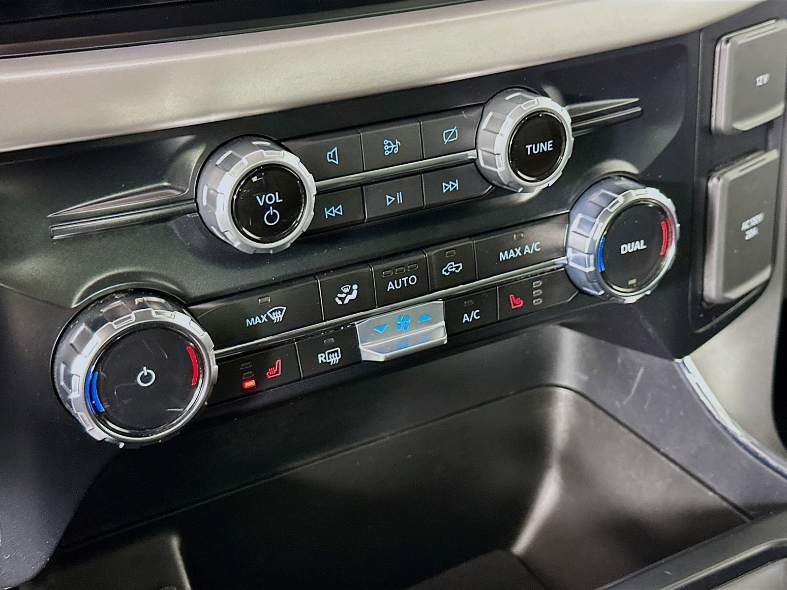 Used 2023 Ford F150 Lightning XLT AWD/4WD image 16