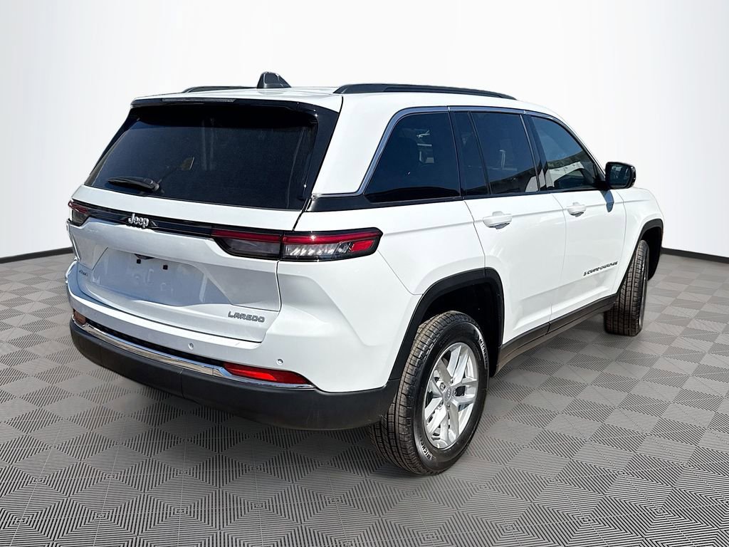 New 2026 Jeep Grand Cherokee Laredo RWD image 5