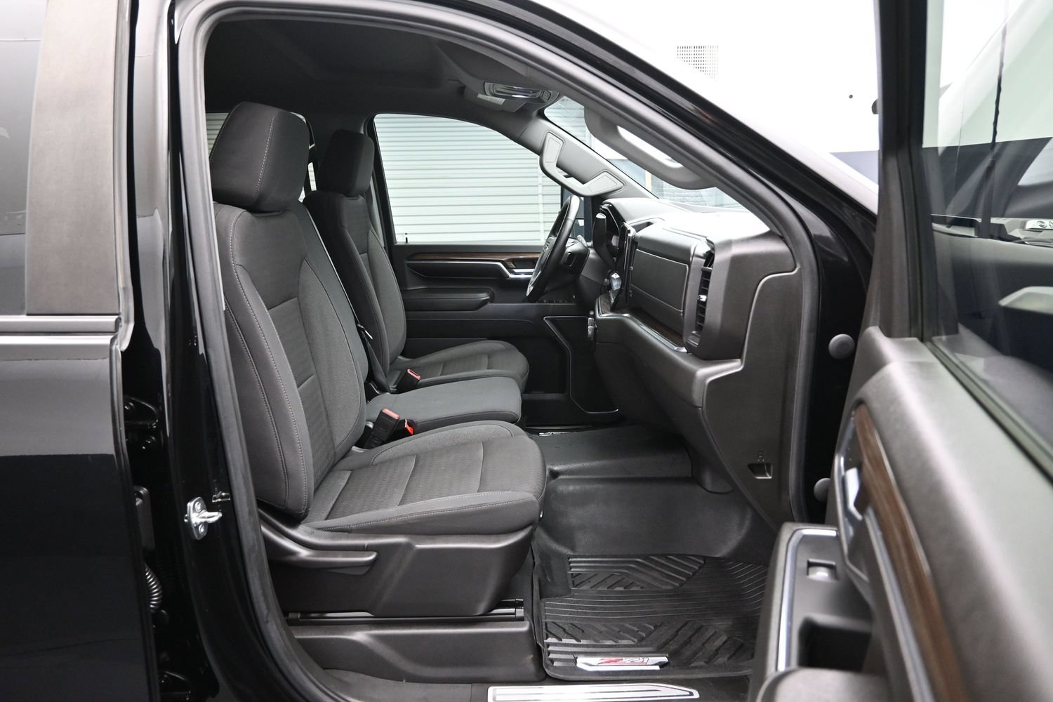 Used 2024 Chevrolet Silverado 2500 LT AWD/4WD image 43