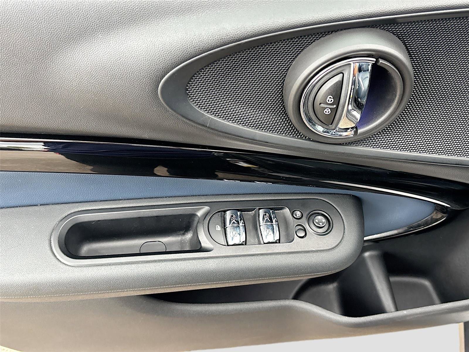 Used 2017 MINI Cooper Clubman S image 16